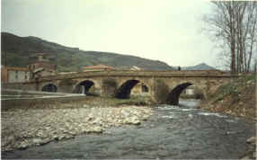 Puente sobre el Rio Tiron